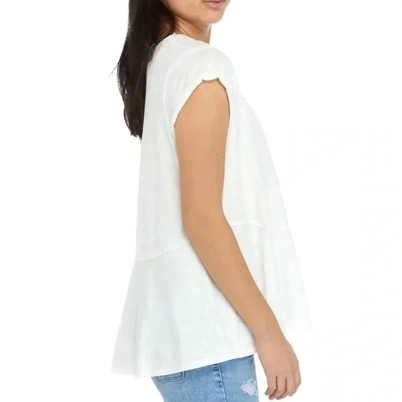 Wonderly Women’s Basic White Flowy Top - Picture 2 of 9